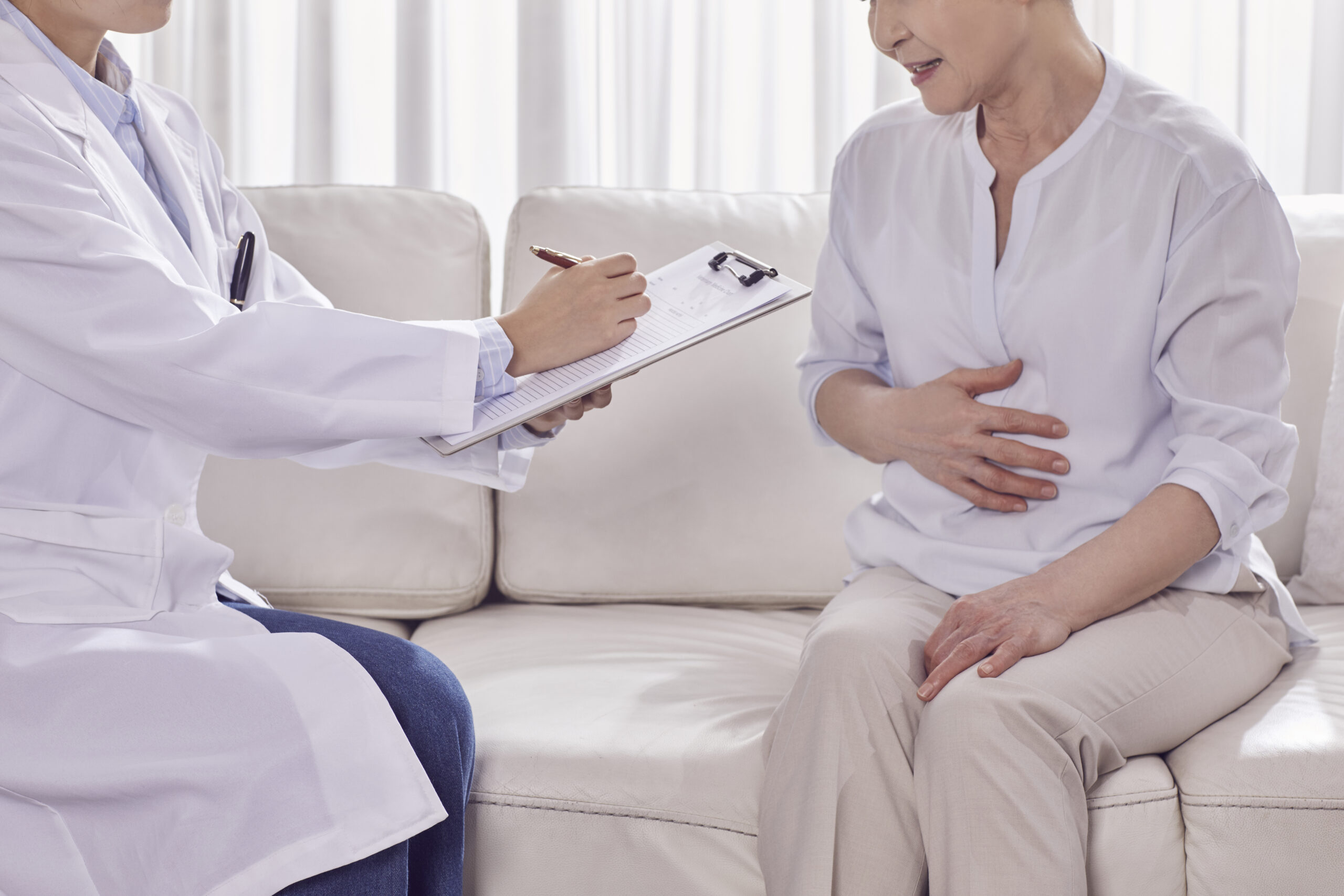 시니어의 경우 소화 불량이 발생하기 쉽다.